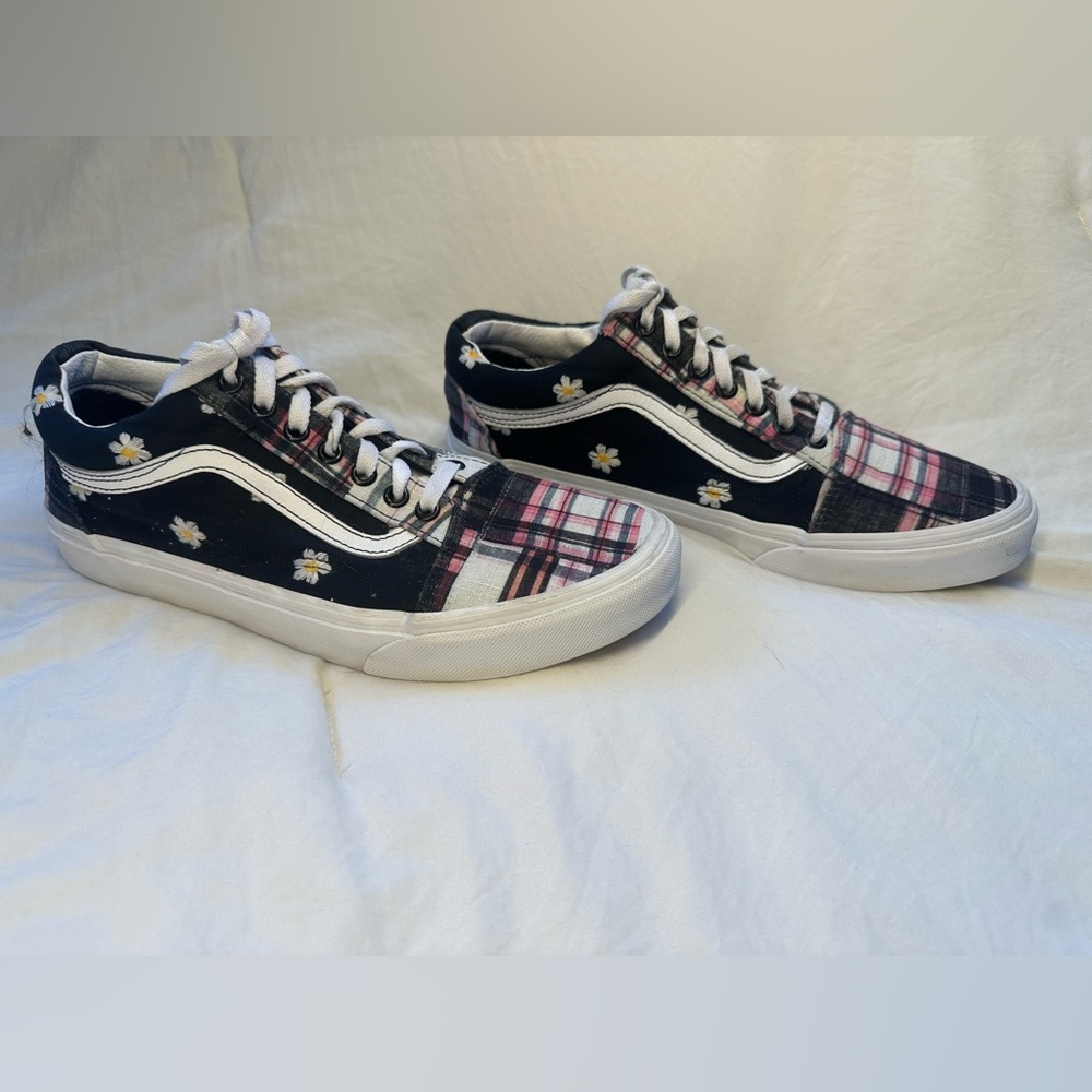 Vans Black and White Sneakers Unisex Bold Print Plaid & Flower Lace up